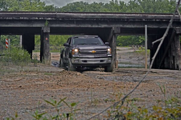 Rough Country 6" Lift Kit | N3 Shocks | Lifted N3 Struts (07-13 Chevy Silverado/GMC Sierra 1500 | 4WD) - Image 4